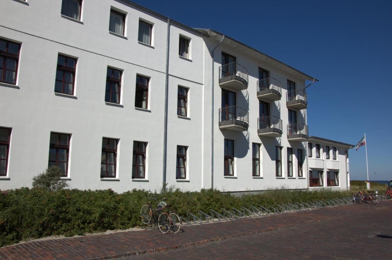 Gaestehaus Germania Wangerooge Exteriör bild