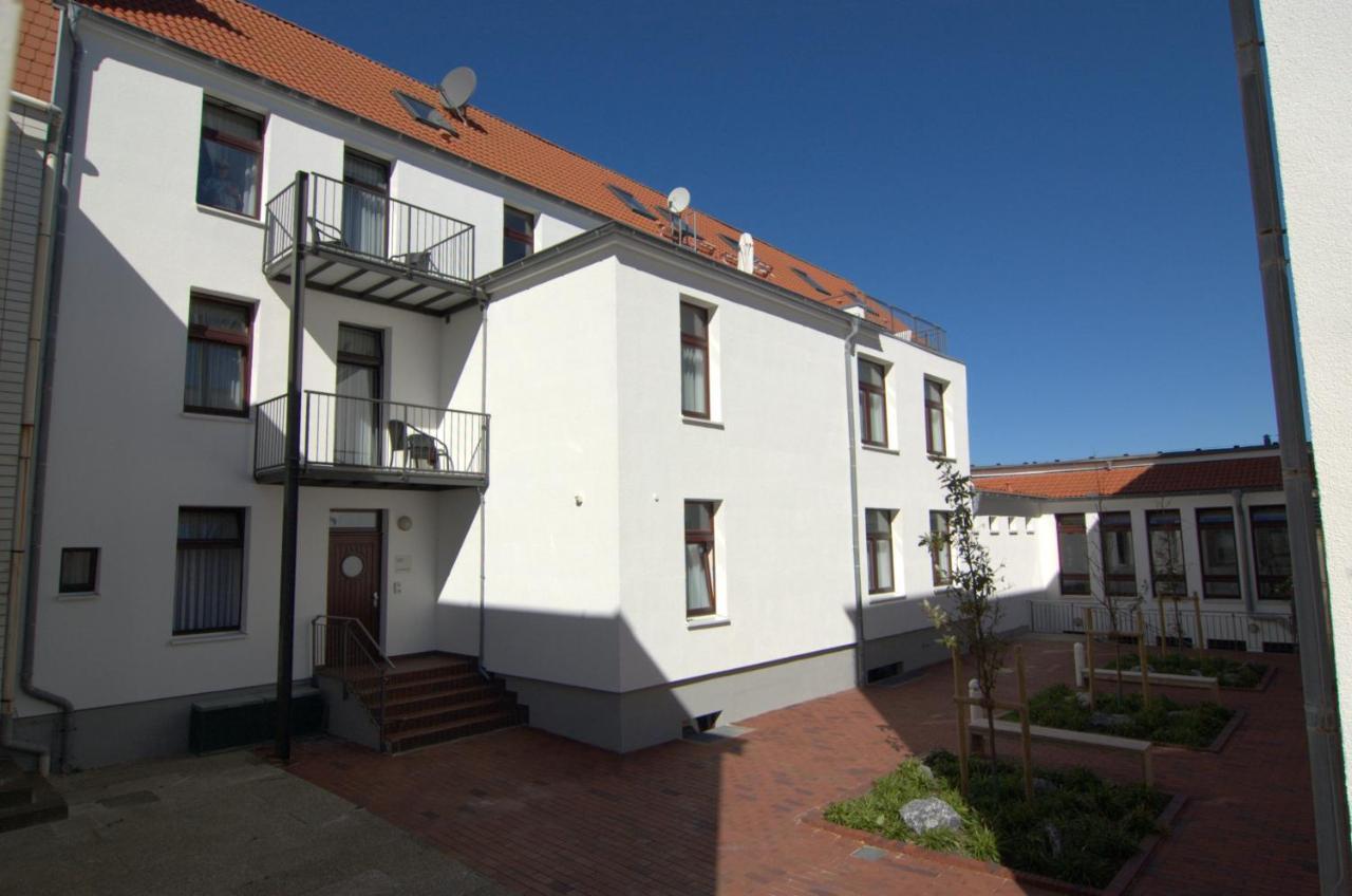 Gaestehaus Germania Wangerooge Exteriör bild
