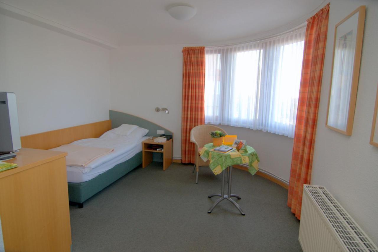Gaestehaus Germania Wangerooge Exteriör bild